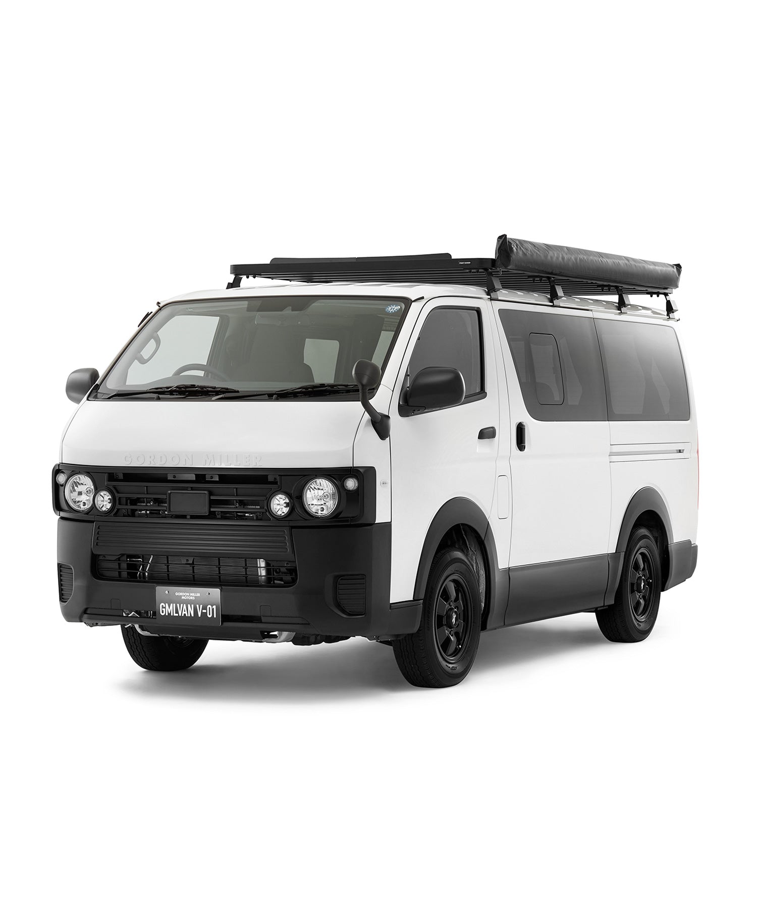 自由なバンライフを実現 ハイエースの丸目カスタム GMLVAN V-01