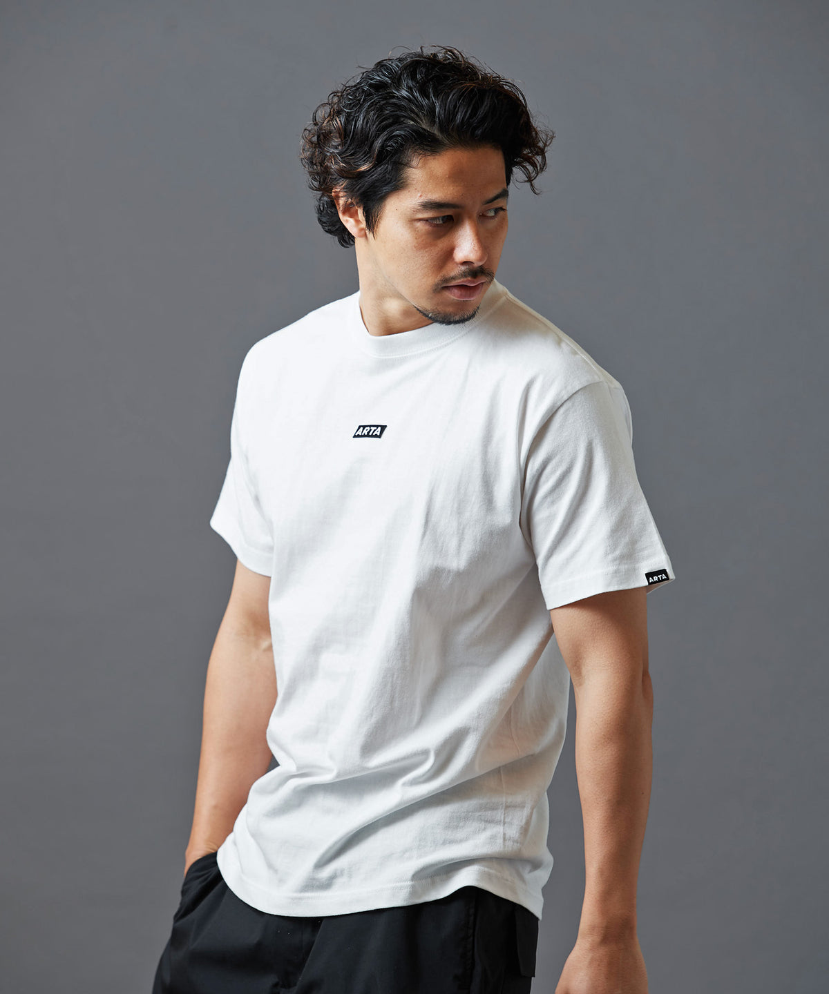 韓国限定☆VA 3D ロゴTシャツ VARZAR クリアランス 正規販売店 バザール Tシャツ ロゴT 韓国