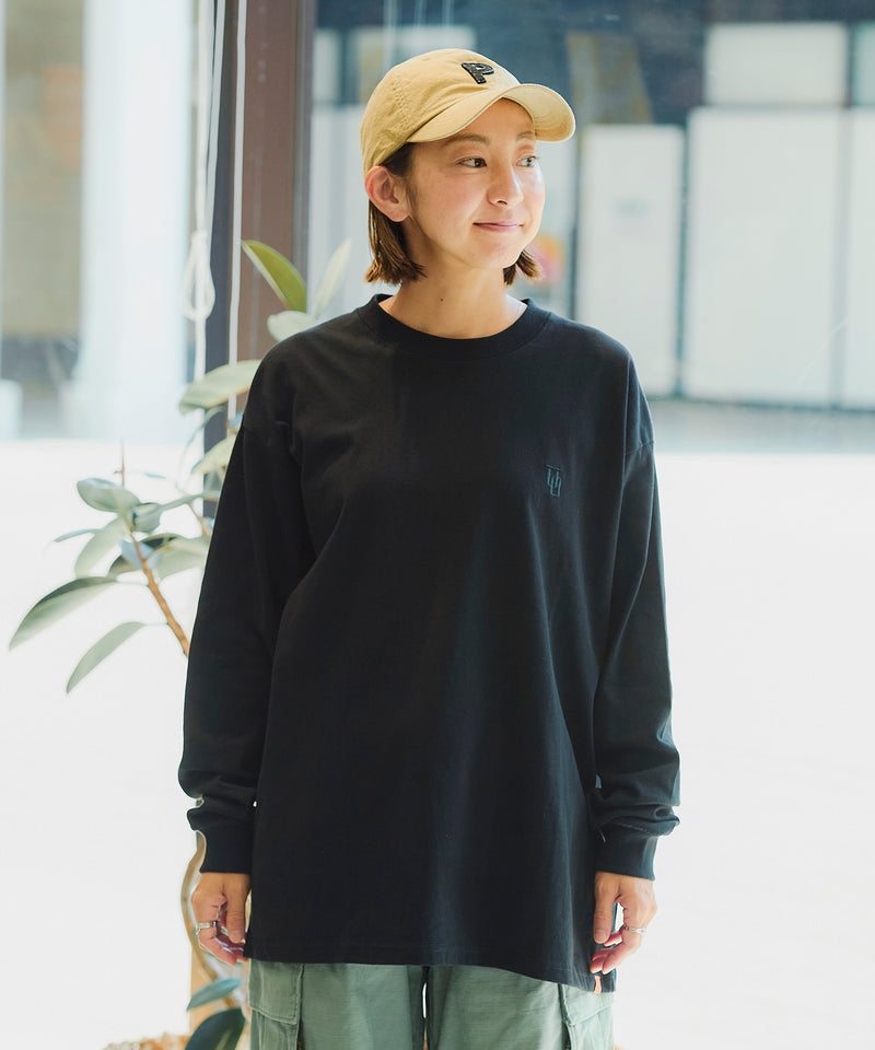 UNIVERSAL OVERALL エンブロイダリー L/S Tシャツ