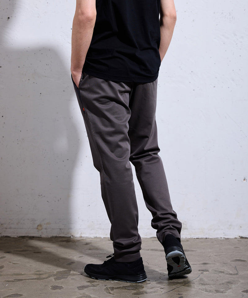 ARTA CVSTOS テーパード パンツ（2Colors）